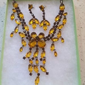 Statement necklace with matching purest earrings